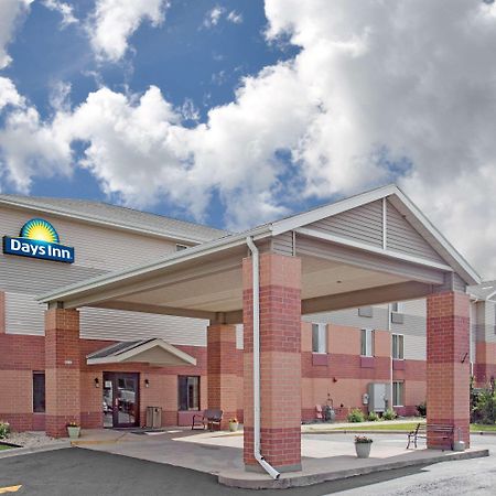 Days Inn By Wyndham Madison Ne/Віндзор Екстер'єр фото