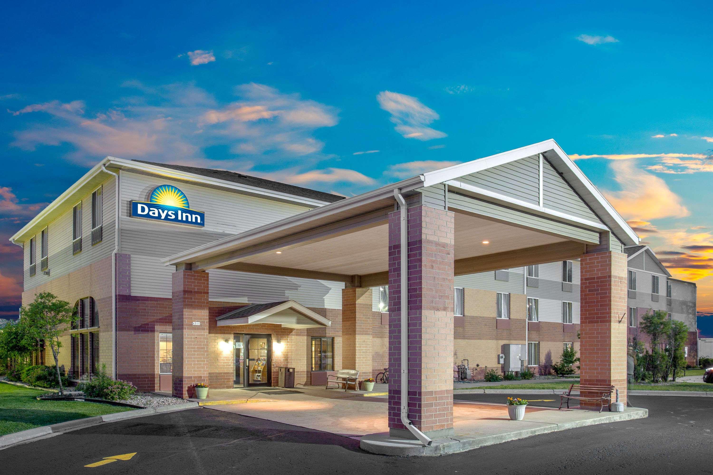 Days Inn By Wyndham Madison Ne/Віндзор Екстер'єр фото