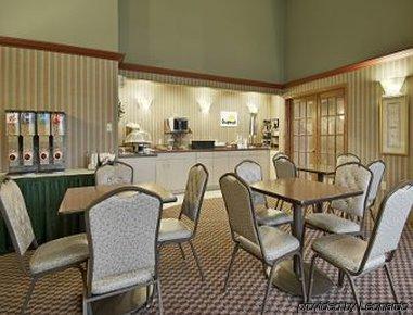 Days Inn By Wyndham Madison Ne/Віндзор Ресторан фото
